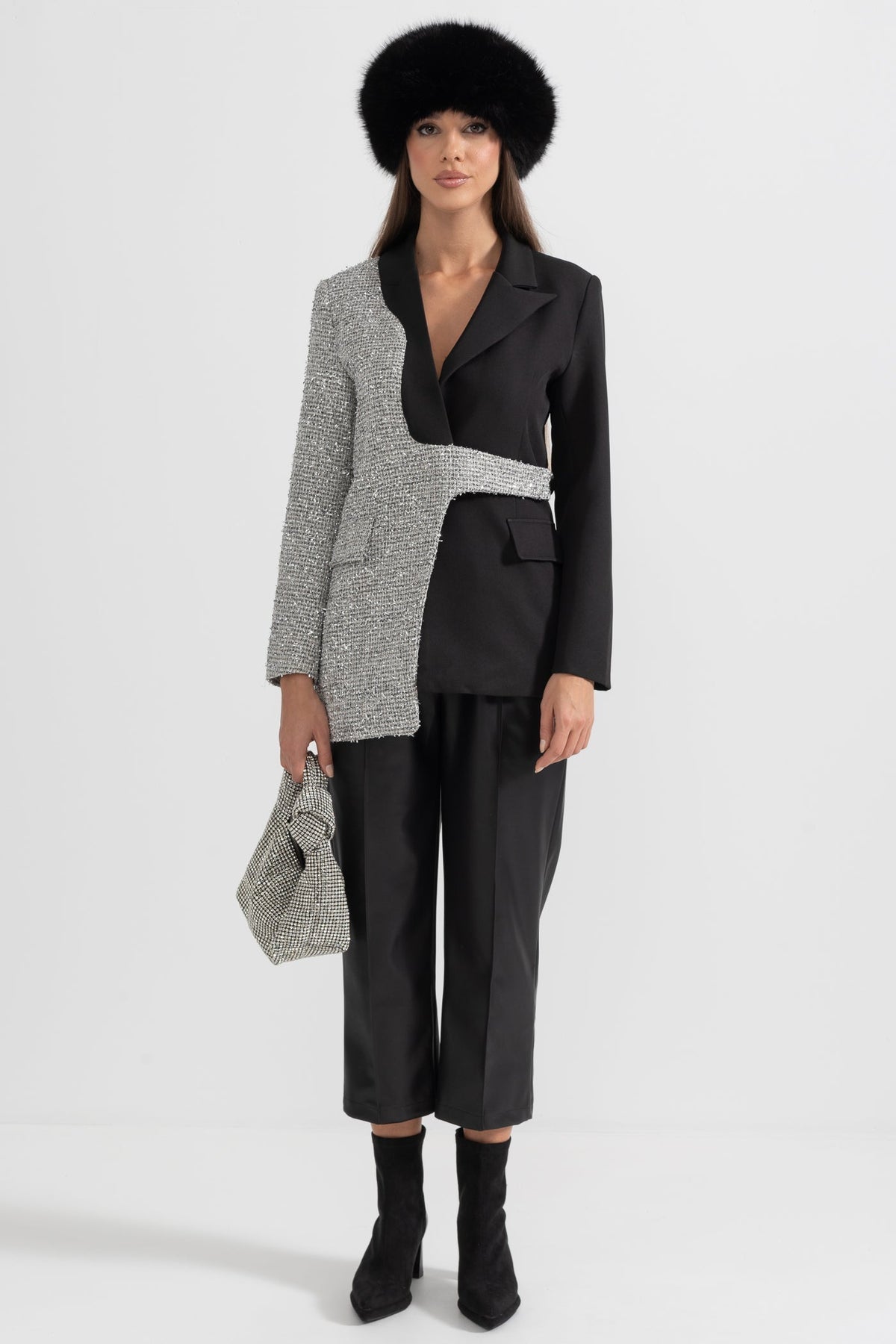 Asimetrik  Detaylı Modern Çift Renkli Blazer Ceket